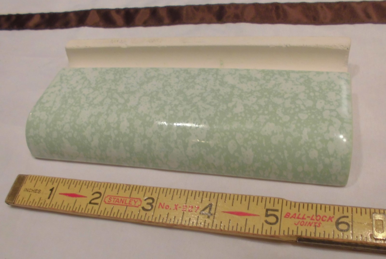 1 pc. *Molted Spring Green* Vintage Glossy Ceramic Radius Bullnose Tile; NOS