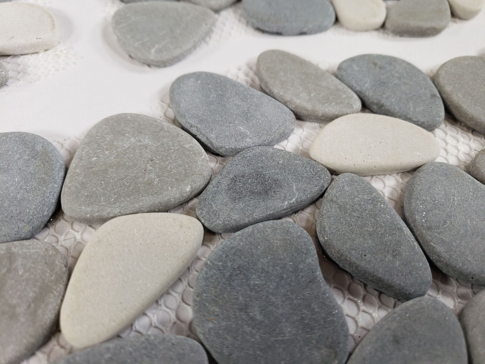 Diflart Pebble Tile for Shower Floor Java Tan & White 5 Sq.ft Pebble Backsplash