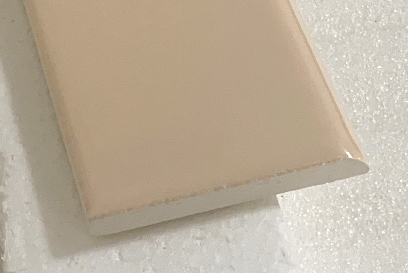 New Vintage Florida 2″ x 6 1/8″ Flat Surface Bullnose Color Buff #24 Gloss