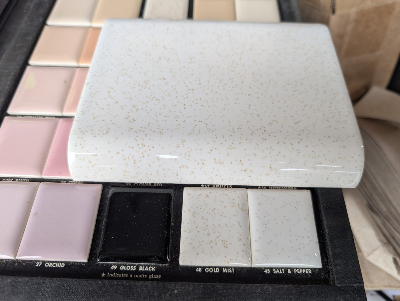1 pc American Olean Gloss Gold Mist #48 A7510 Ceramic Tile Mud Bullnose 5″x6″