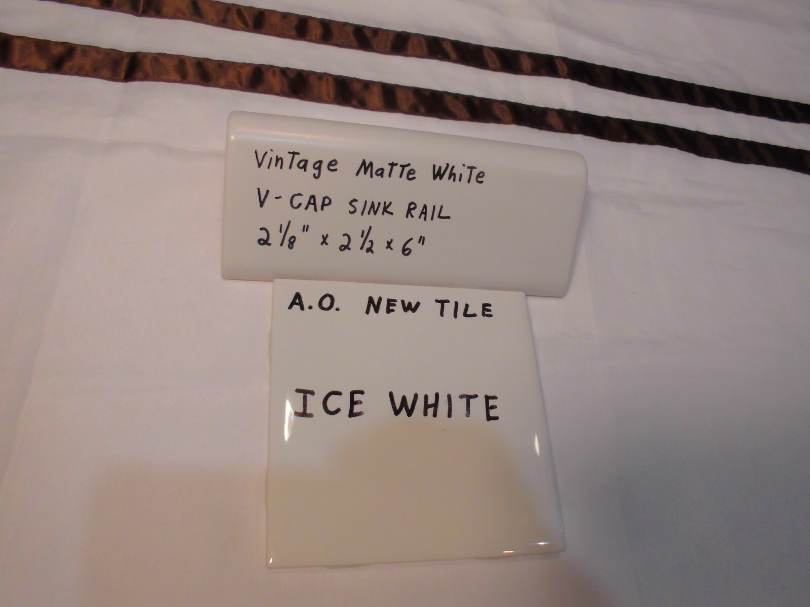 1 pc. *Vintage Matte White* V-Cap Ceramic Trim Tile: Counter Top Edging; New
