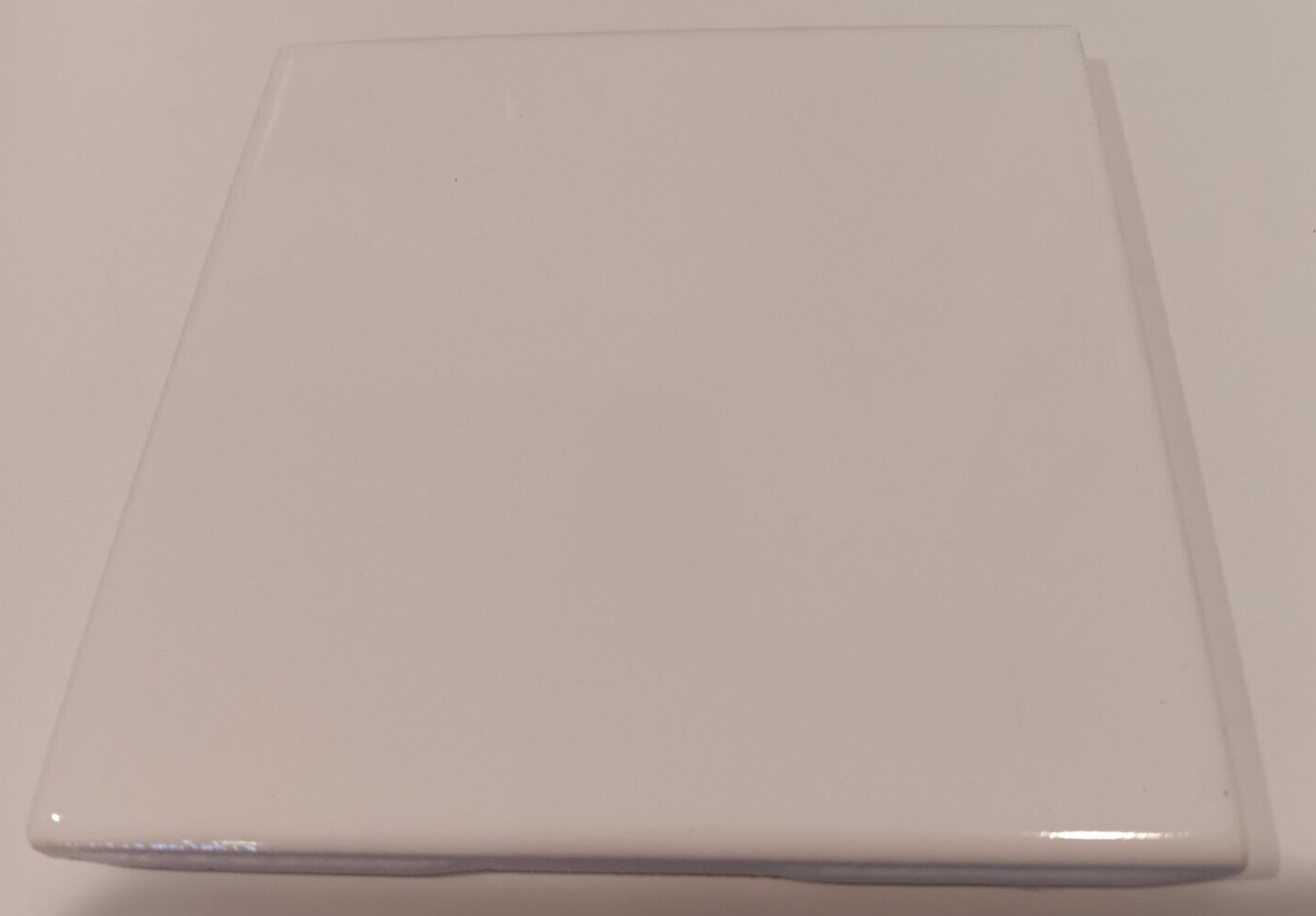 (1 EACH) CERAMIC WALL/FLOOR GLOSSY TILE SOLID WHITE COLOR 4.25″ x 4.25″ USA MADE