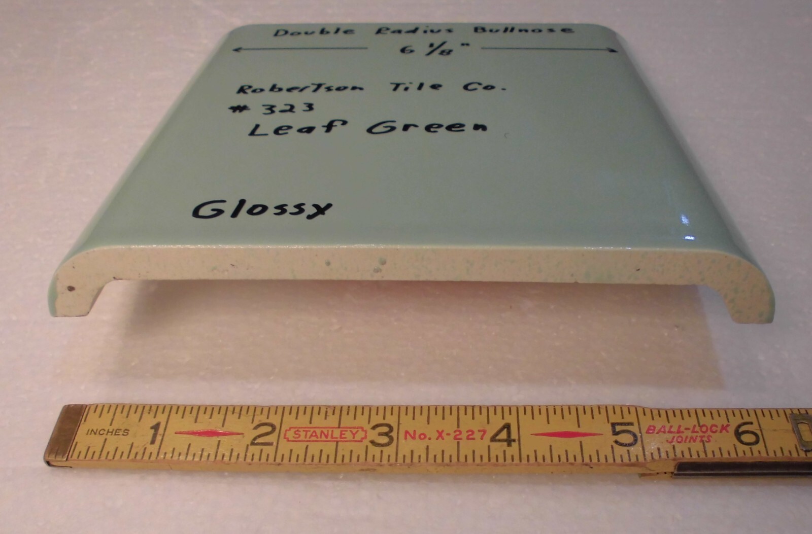 1 pc. Leaf Green 6″ x 6″ Double Radius Bullnose Glossy Ceramic Tile: NOS