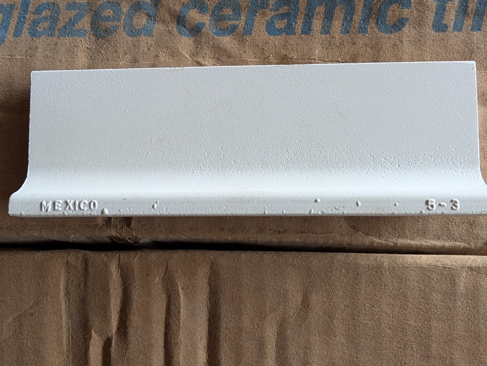2 pcs American Olean Bullnose Mud Cap A4200 2″x6″ color SL11 91 Gloss Biscuit