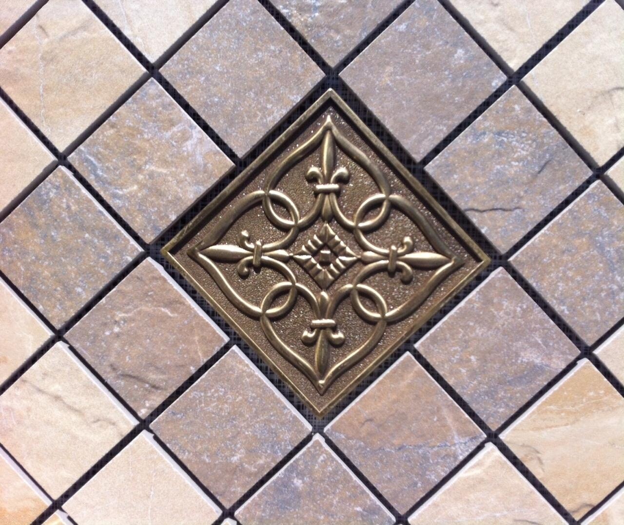 21 1/2″ X 21 1/2″ Tile Medallion – Daltile Ayers Rock tile & metal accent piece