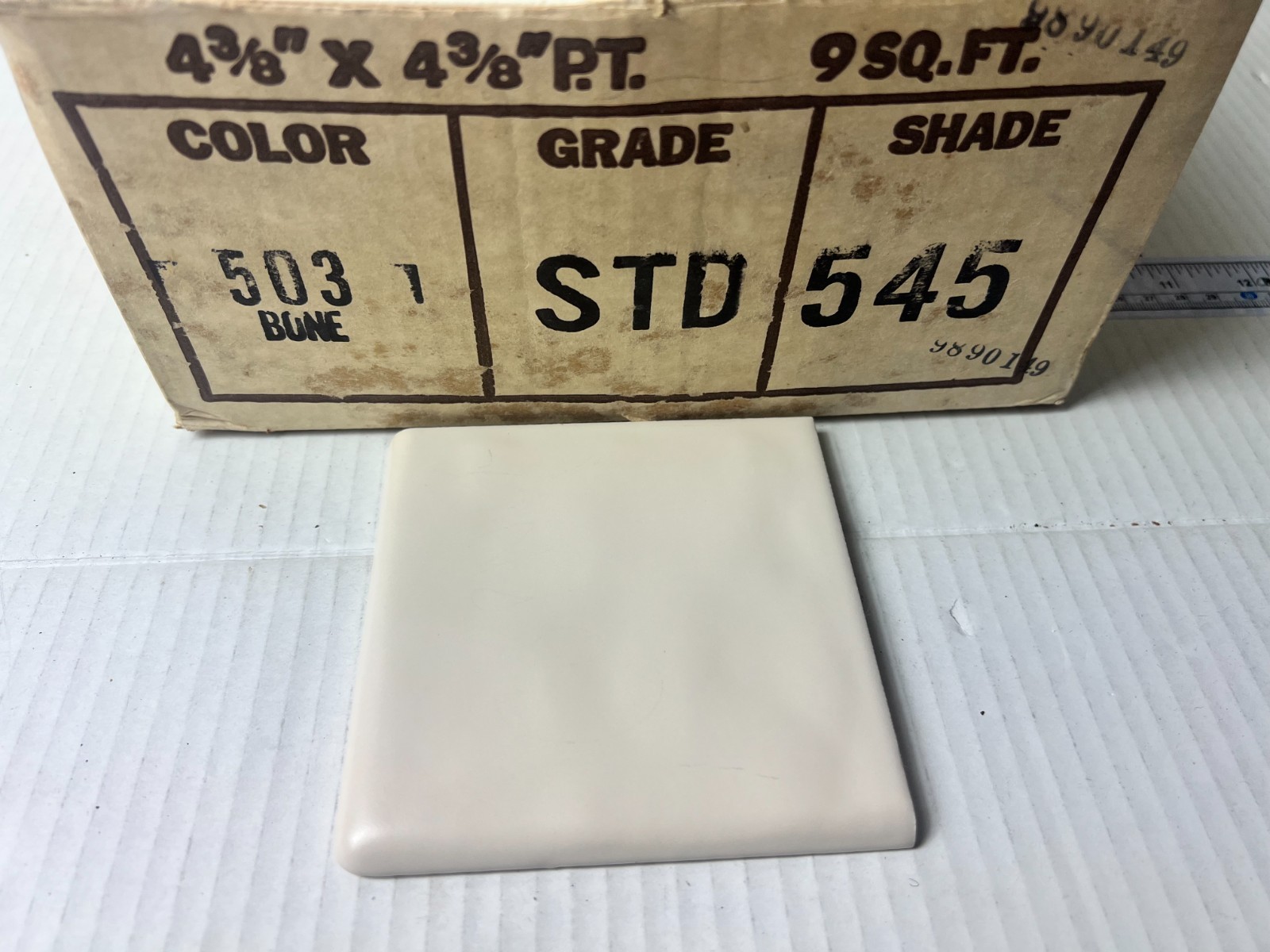 One Florida Tile Ceramic Matte Bone 503 Potters Touch 4 3/8″ Bullnose Corner