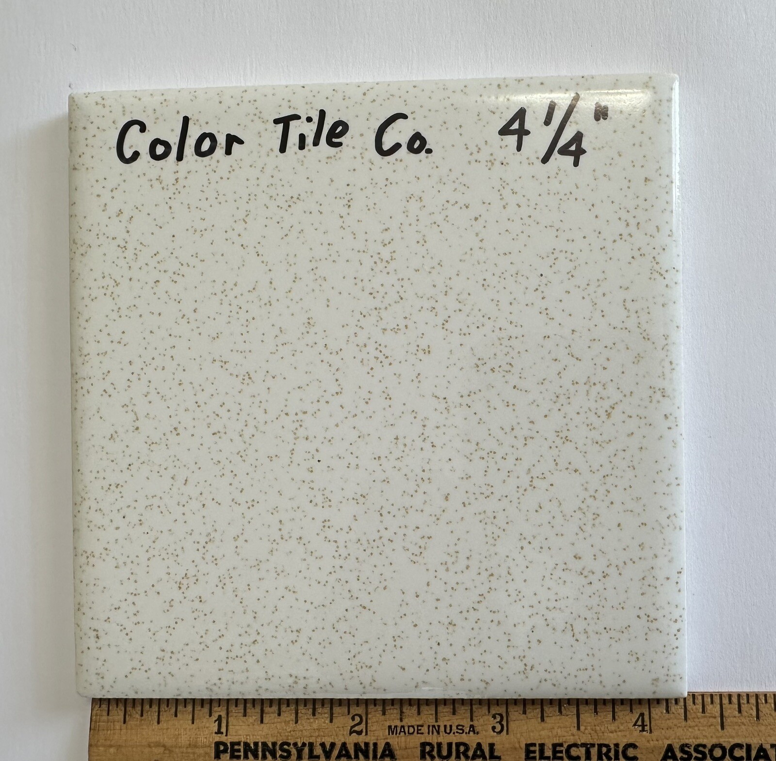 Mint Condition: 1 pc. Gold Dust: by Color Tile Co. 4-1/4″ Glossy Ceramic Tile,