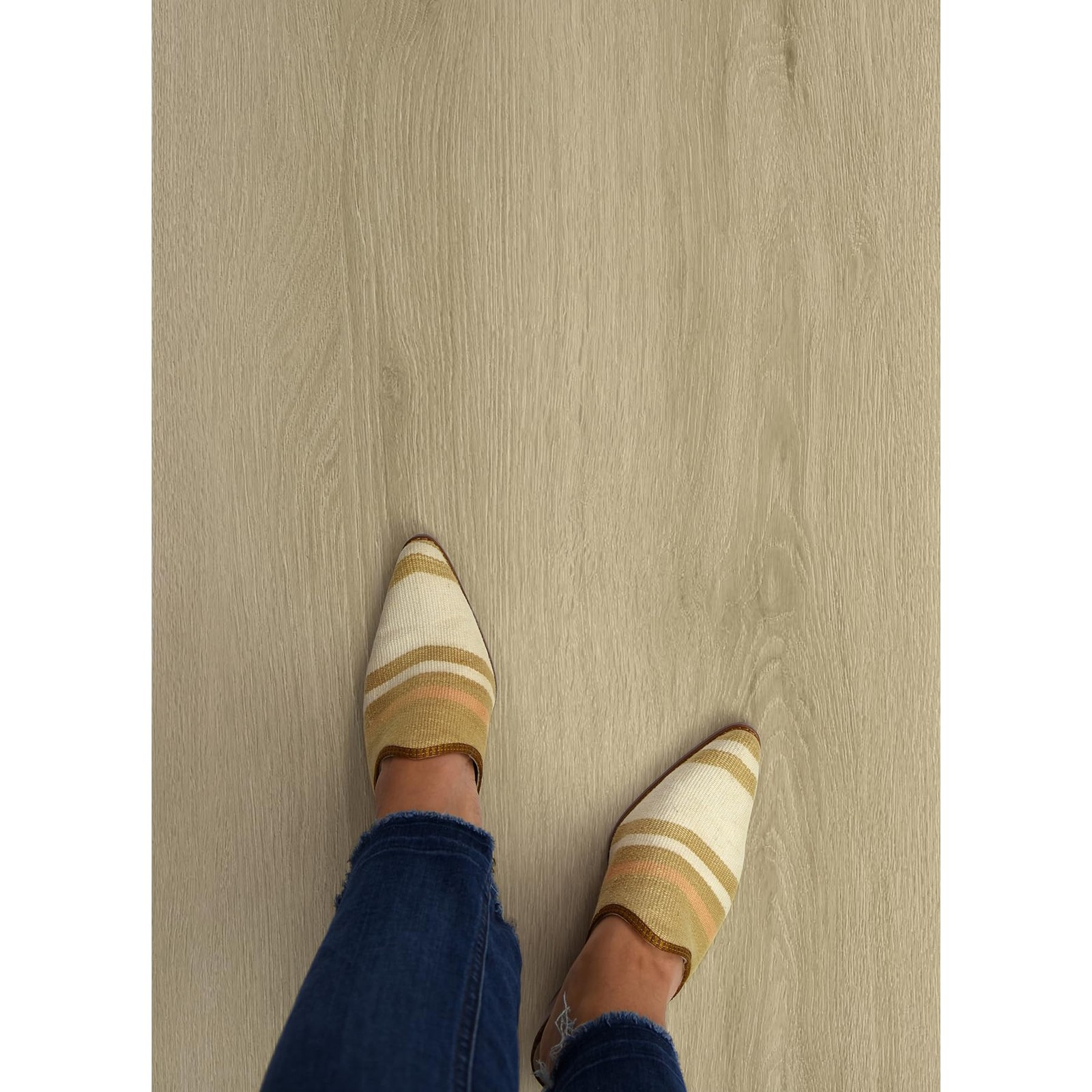 FloorPops FPW6158 Light Oak 36×6-in Peel & Stick Wood Planks 7 Pack