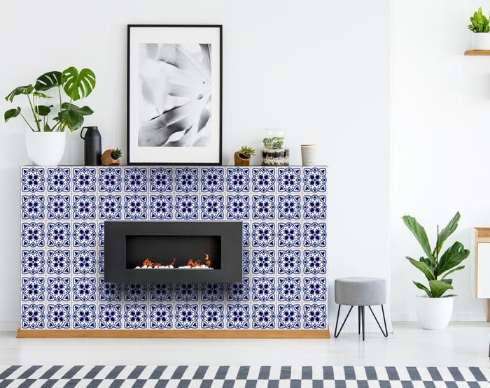 HomeRoots 399829 8 x 8 in. Blue & White Mosaic Peel & Stick Removable Tiles