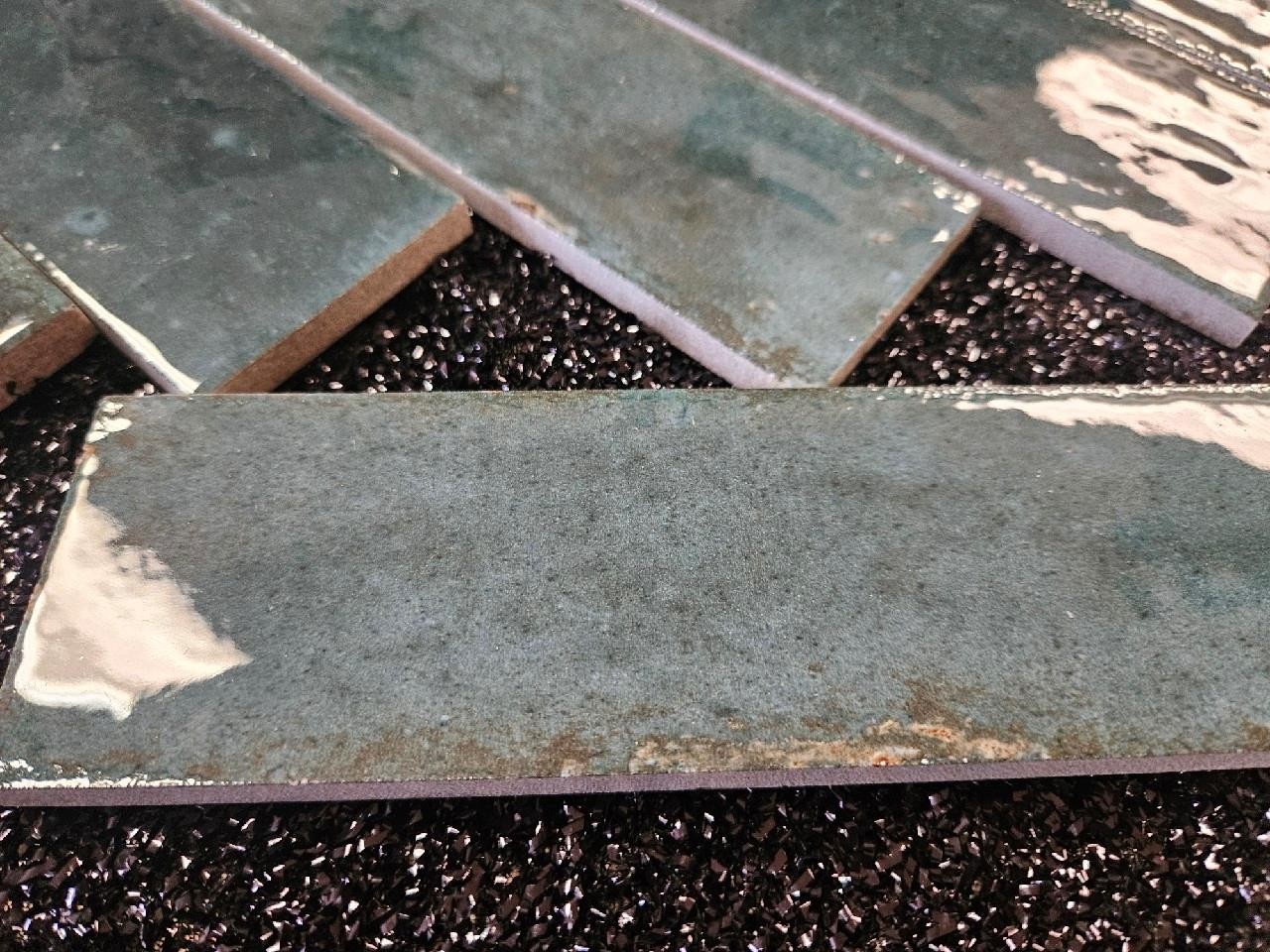 CASE OF 36 CERTIFIED PORCELAIN 2.25X 9.5X3/8″ TILE ITALIAN 391P RD22 HYDRO GREEN
