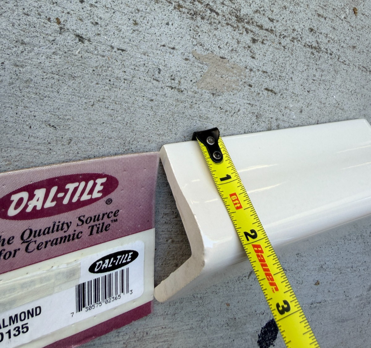 1 pc – Daltile D135 Almond V CAP trim Counter top Edging tile