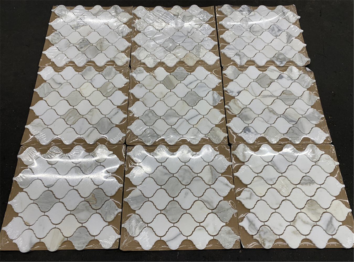 G892XH Calacatta Gold Calcutta Marble Arabesque Lantern Mosaic Tile Honed