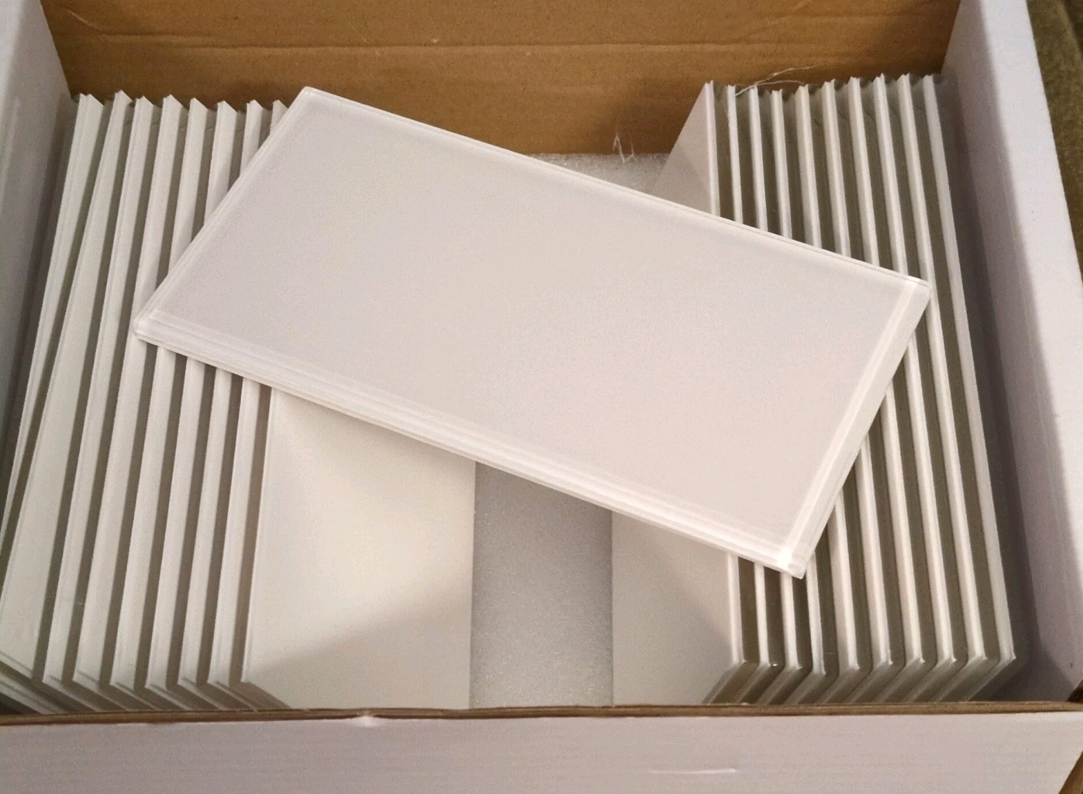 Art3D White 3″X 6″ Peel and Stick Glass Tiles for Kitchen Backsplash (20 Pack)