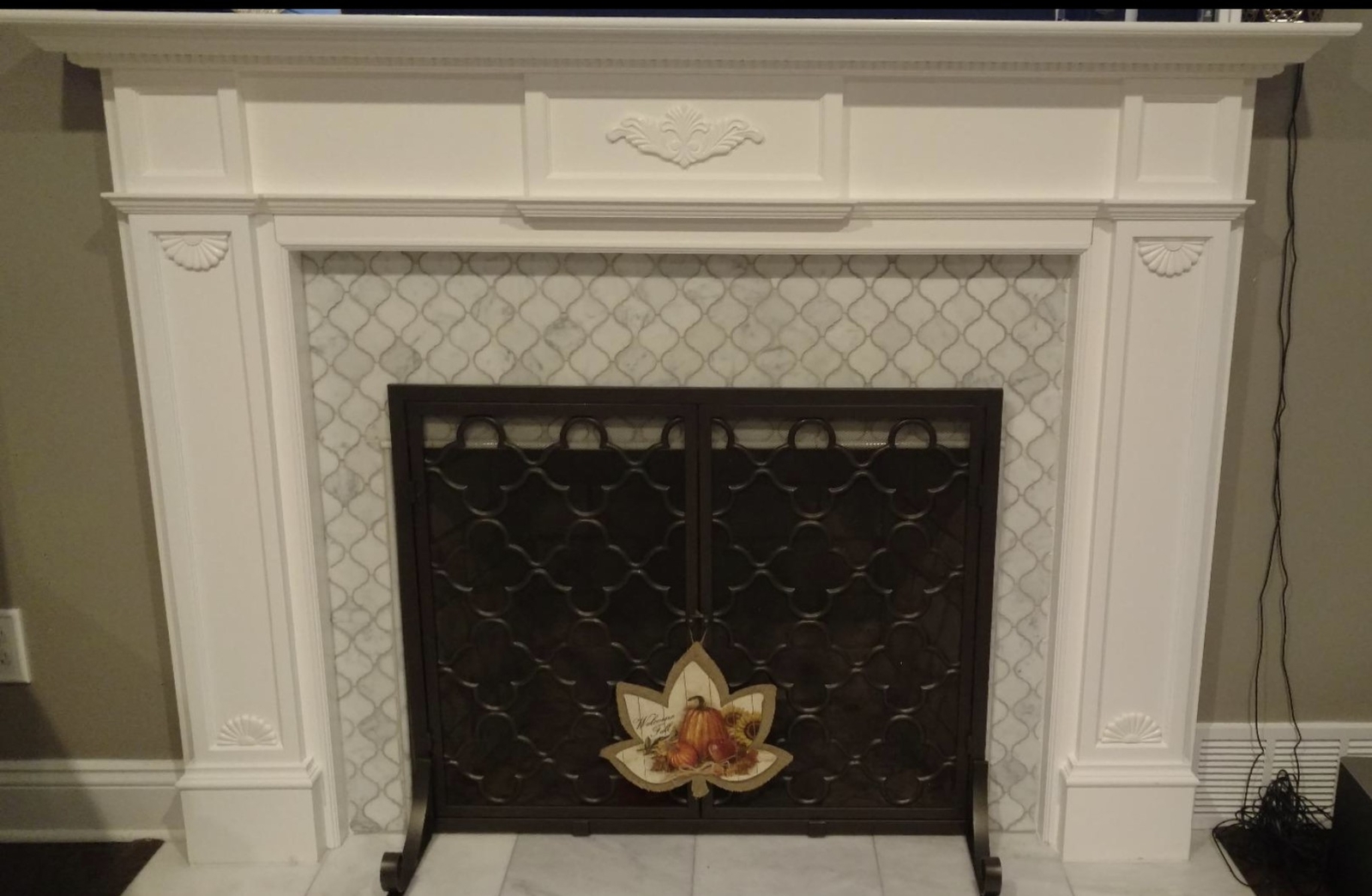 C892XP Carrara Marble Arabesque Baroque Lantern Mosaic Tile Venato Polished