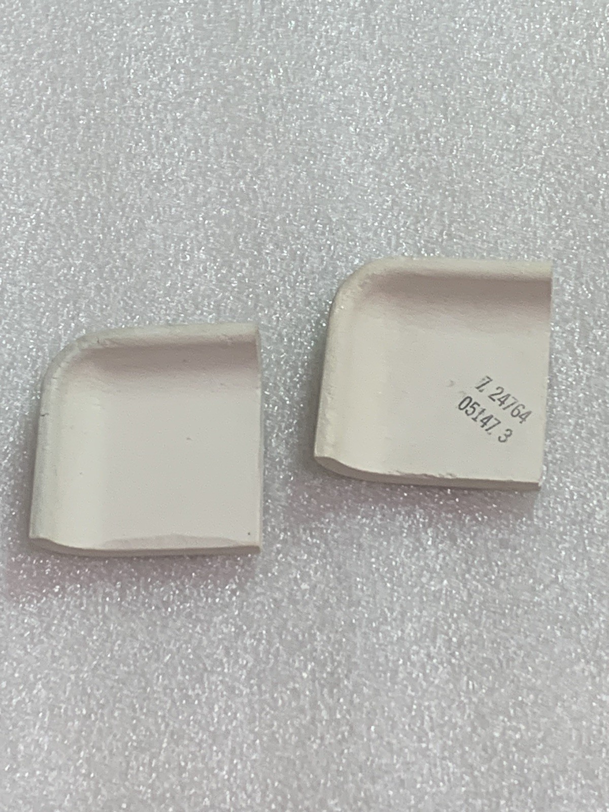 New US Ceramic Co U-O78 Bone 2″ x 2″ Radius Bullnose Corner Gloss *2pcs*