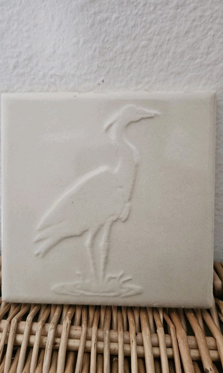 Vintage Florida Tile With Embossed Blue Heron Design, Off White/beige 4 3/8 In