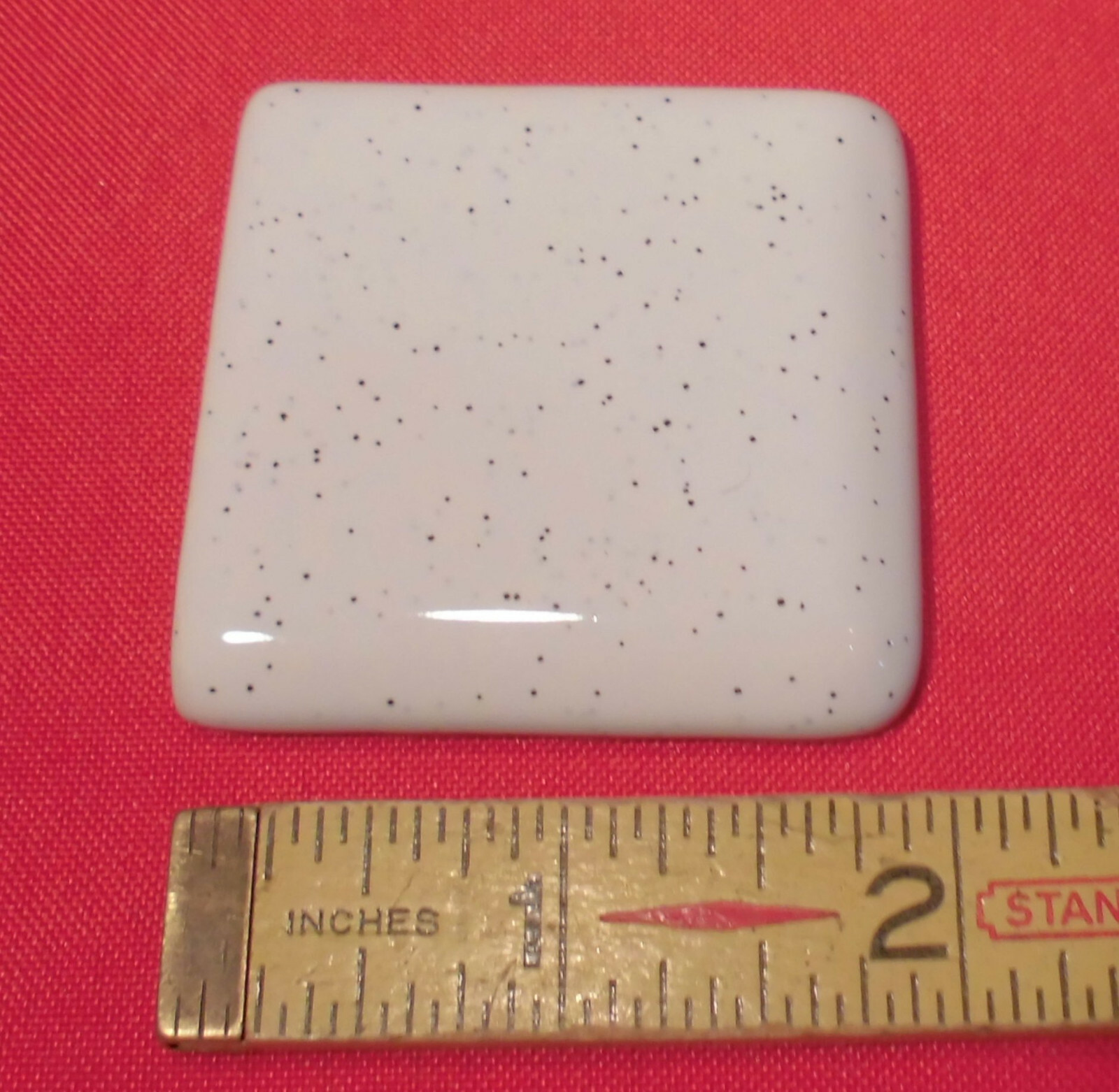 1 pc. Salt & Pepper 2″ X 2″ X 5/16″ Glossy Ceramic Surface Bullnose Corner Tile