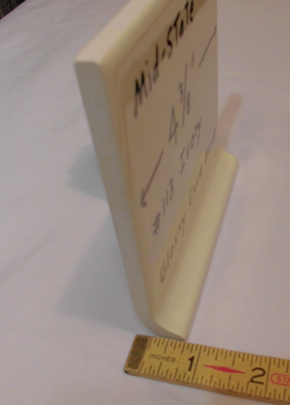 1 pc. Glossy Ivory – Lite Yellow 4-3/8″ Ceramic Cove Base Tile: Stack-on-Top