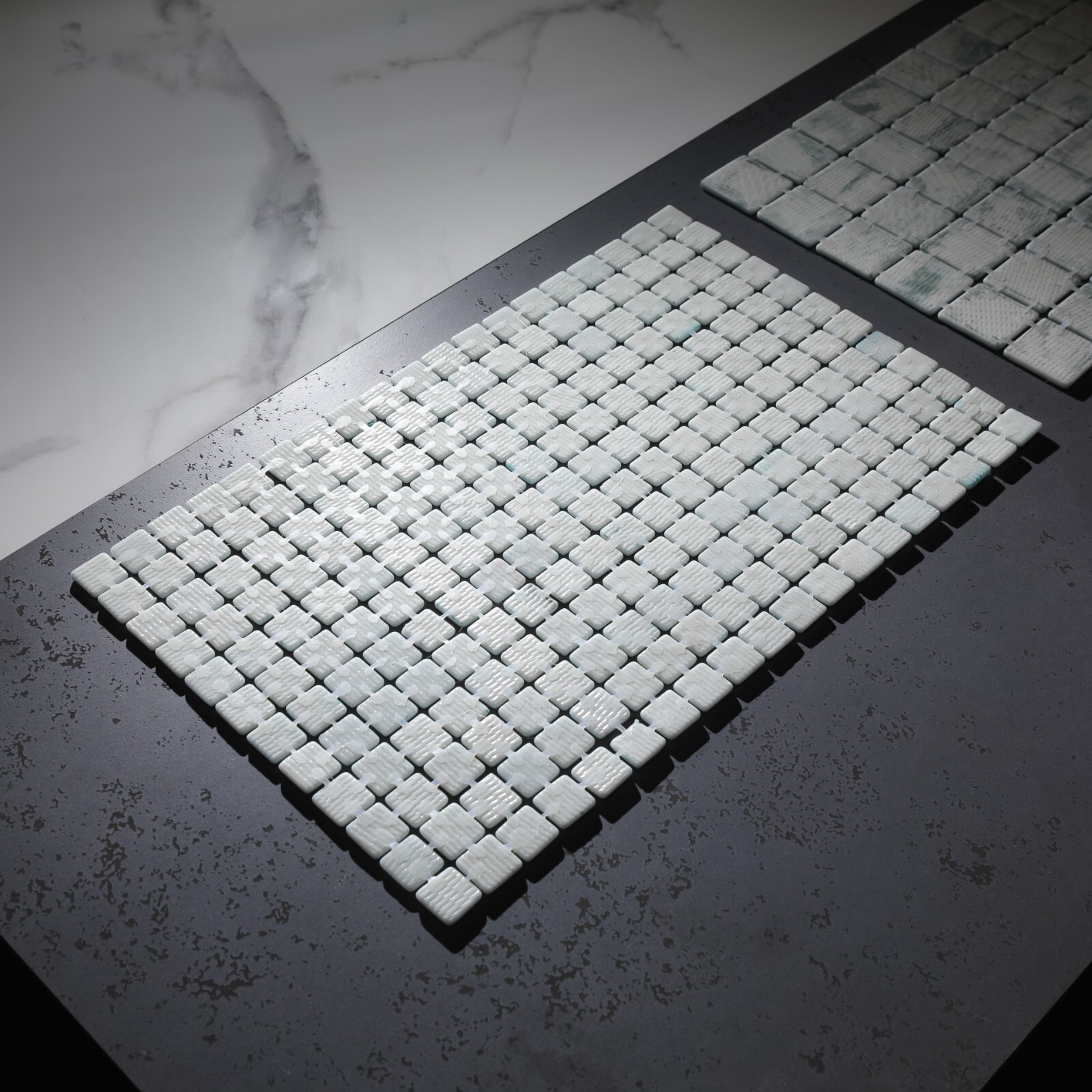 Pressed Glass Mosaic on Pool Net 32.5×51.5 – Caribbean Pool Glossy
