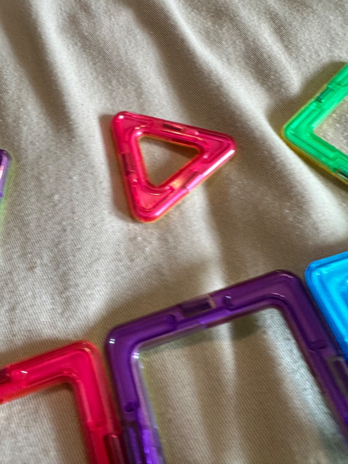 Lot of 22 Various Magnaformers Magni Tiles – magnetic tiles for playing Colors