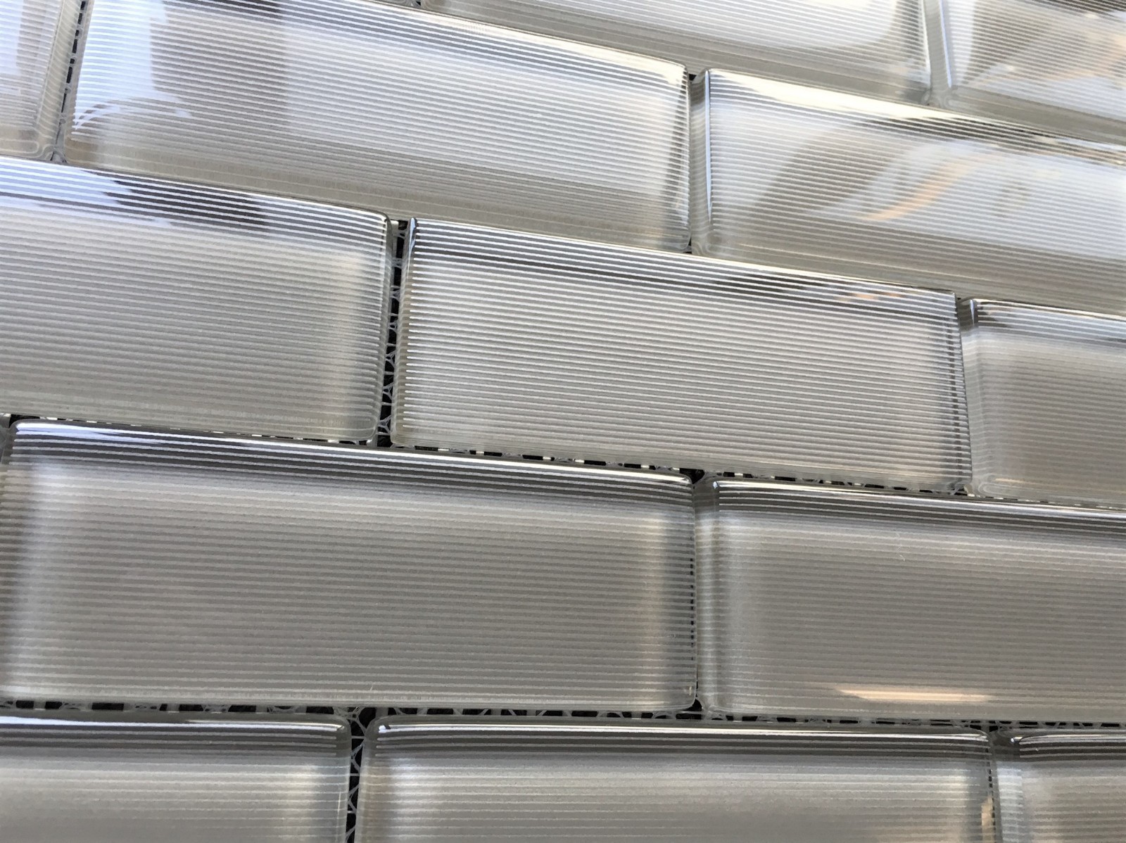 Mardi Gras 1-1/2″ x 4″ Toulouse Striped Glass Mosaic Kitchen Wall Tile