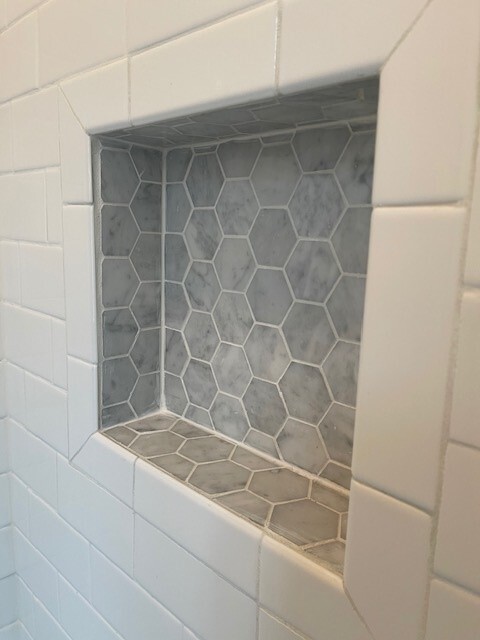 C33XH Carrara Marble Hexagon Mosaic Tile Venato Carrera White 3 inch Honed