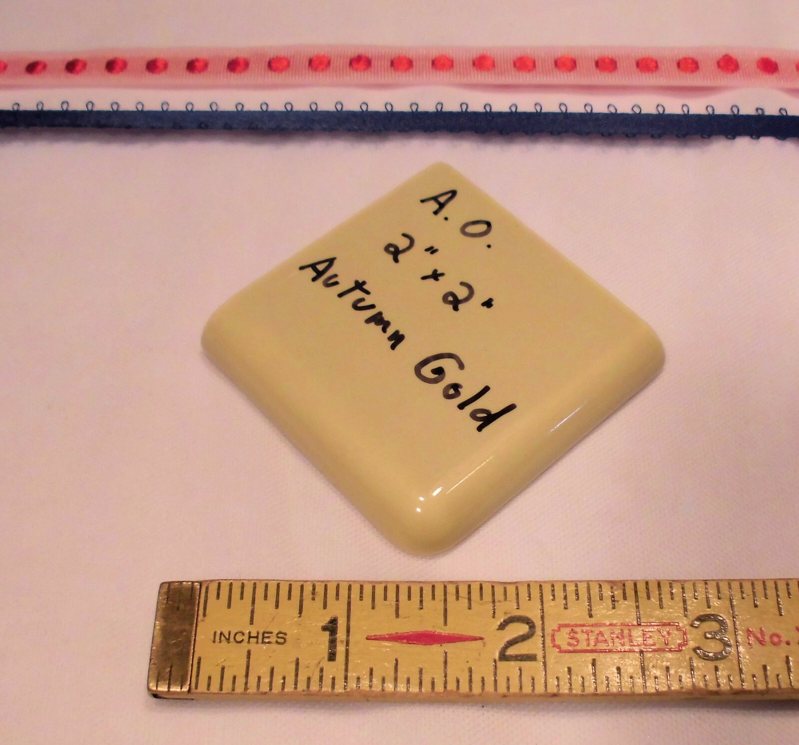 1 pc. Autumn Gold – Yellow 2″ X 2″ X 5/16″ Ceramic Surface Bullnose Corner Tile