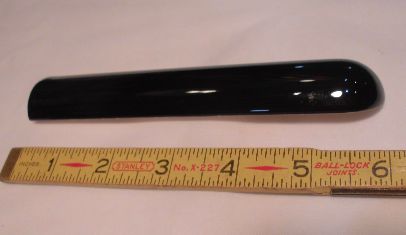 4 pieces. *Glossy Black* Ceramic Quarter Round Tiles 1″ X 6″ Corner Tiles NOS
