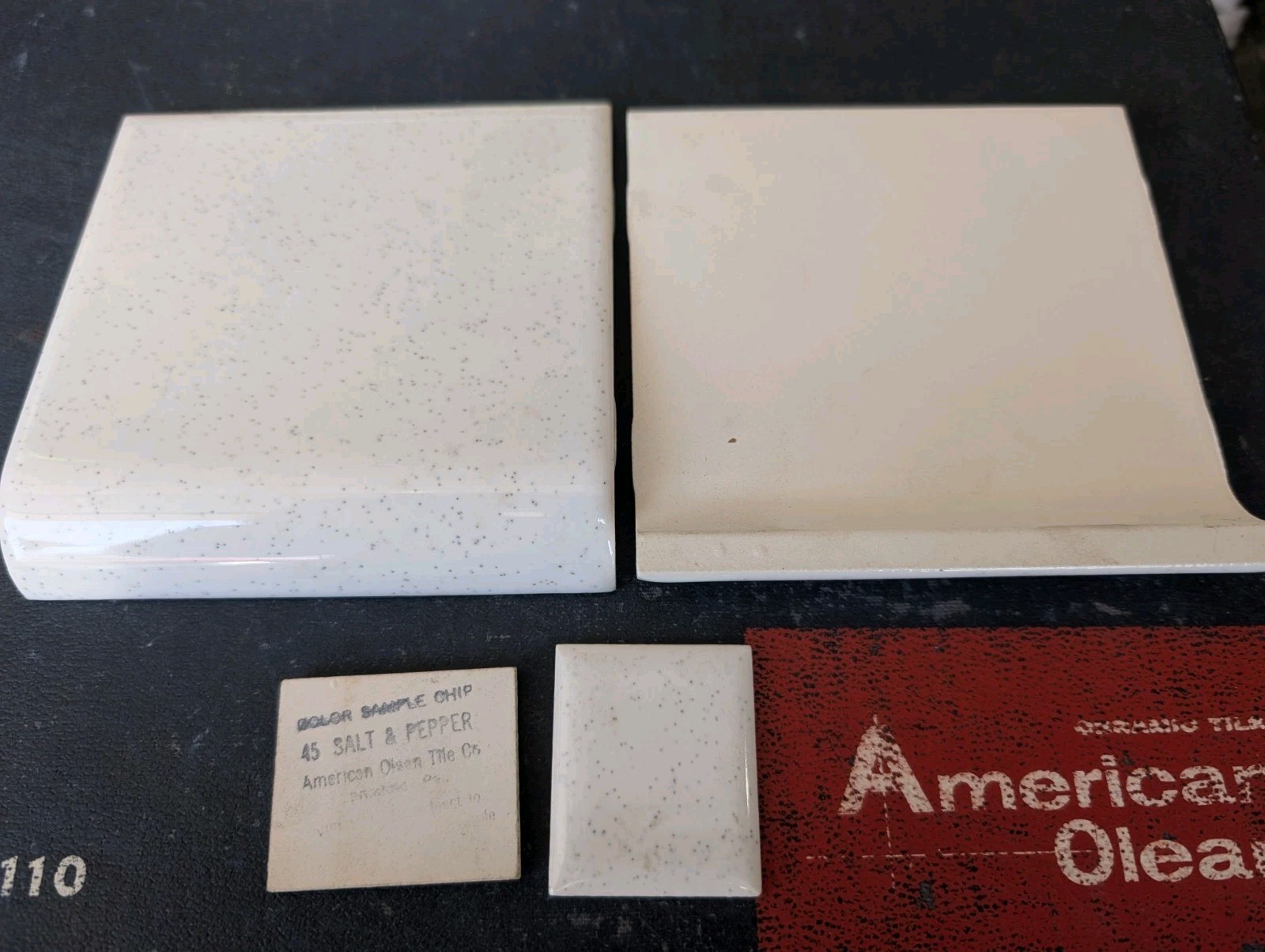 2 pcs American Olean Salt & Pepper #45 A4402 Ceramic Tile Mud Bullnose 4-1/4″