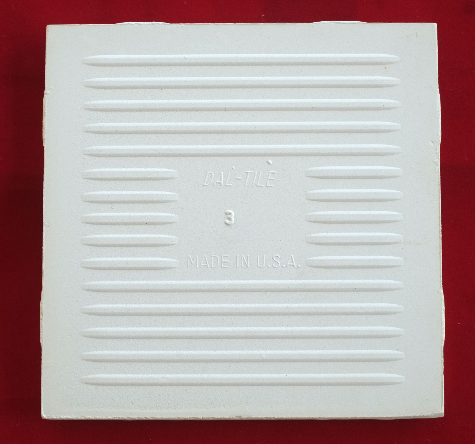 1 NOS Daltile Mayan White 4-1/4″ Bullnose Edge Ceramic Wall Tile Bumpy Splatter