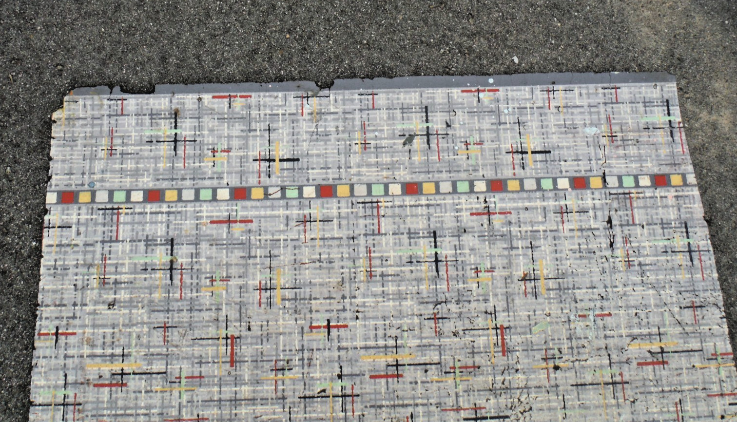 VTG~LINOLEUM FLOORING~LARGE PIECE~46″x66″~1950-60~MOVIE SET~MCM~GRAY GRID B