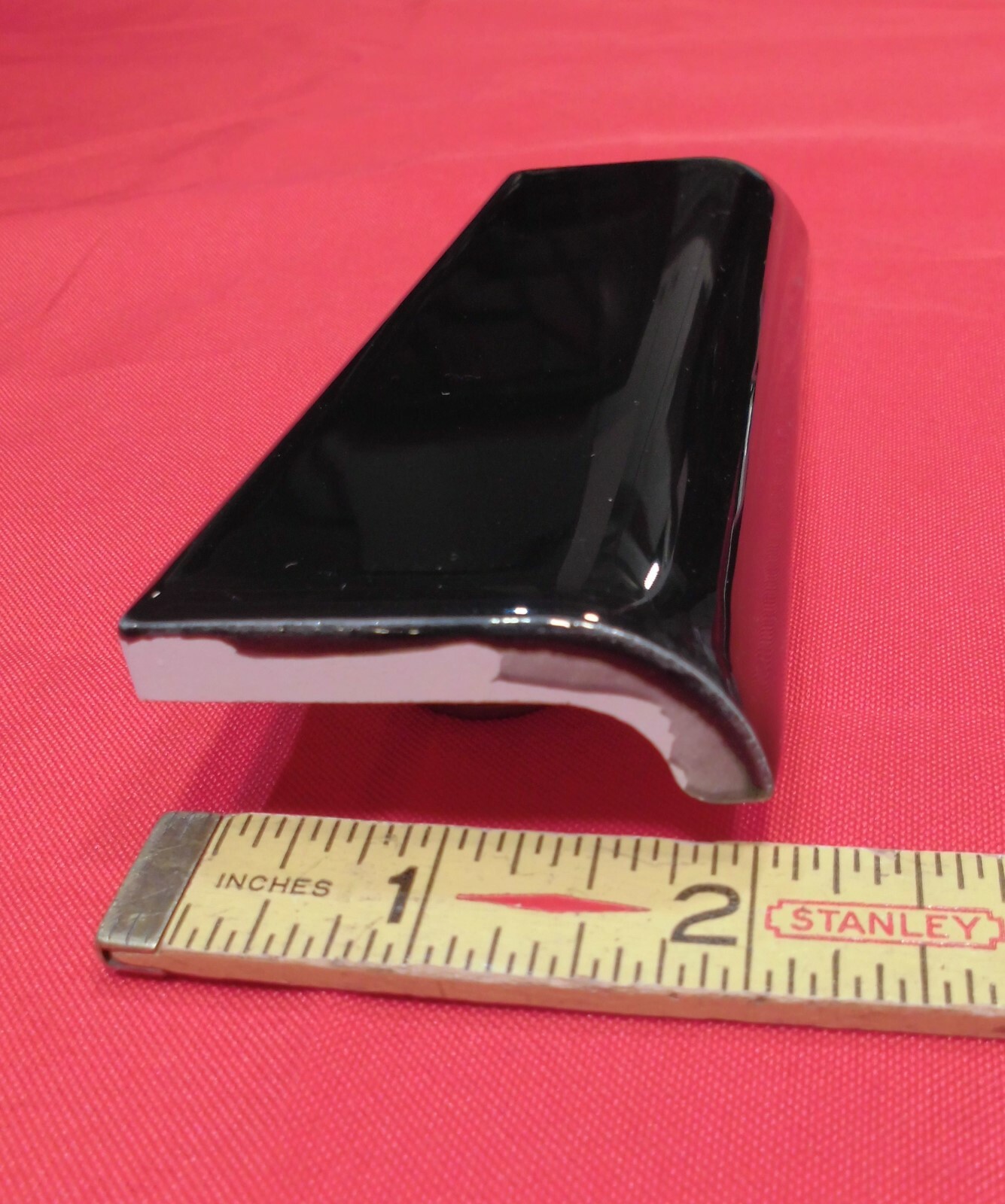 1 pc. Glossy Black 2″ X 6″ X 5/8″ Ceramic Radius Bullnose Tiles, Mud-Caps, New