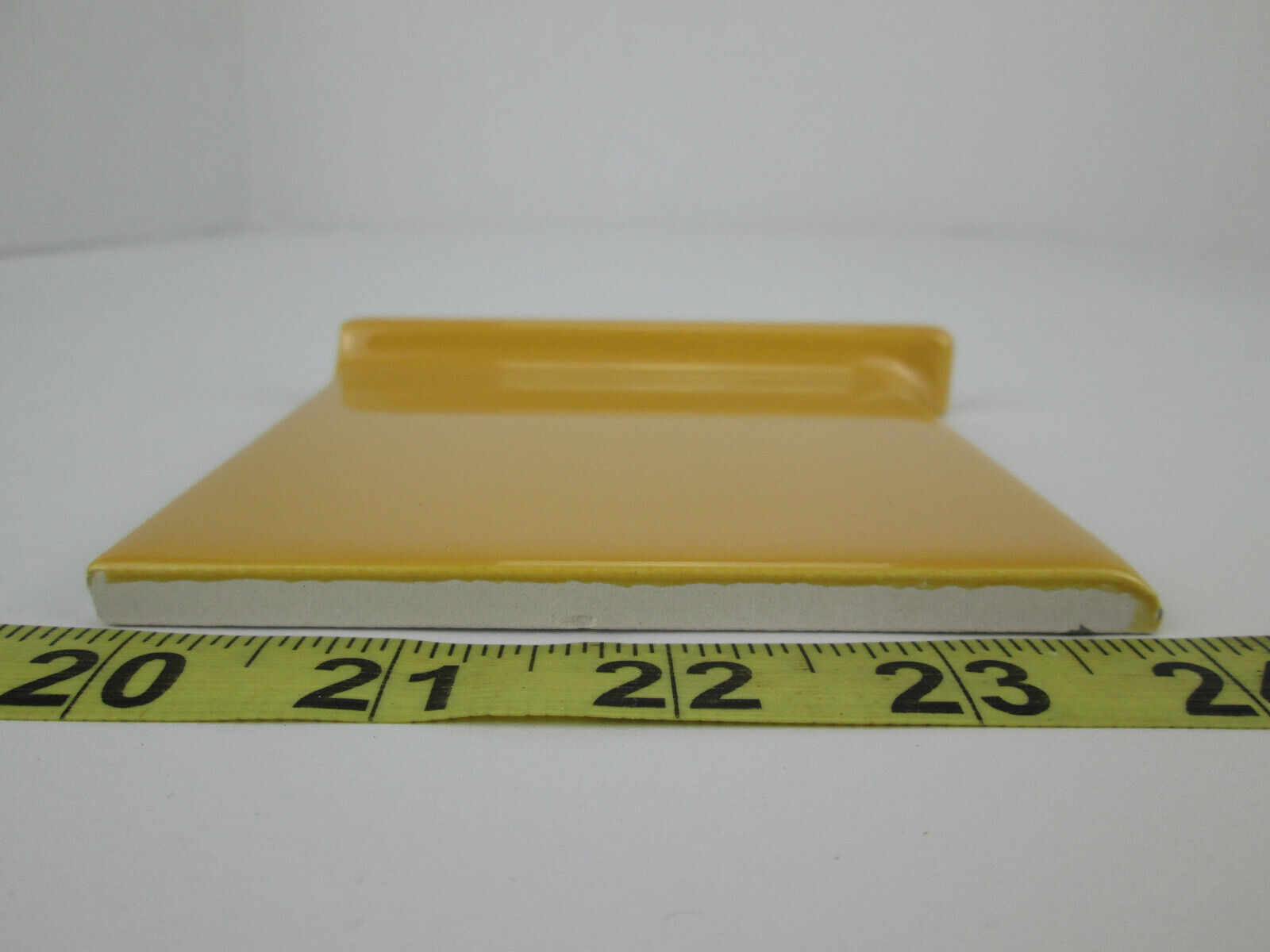 New NOS Daltile Ceramic Tile Mustard Yellow QTC1 4-1/4″ Cove Base Corner Right