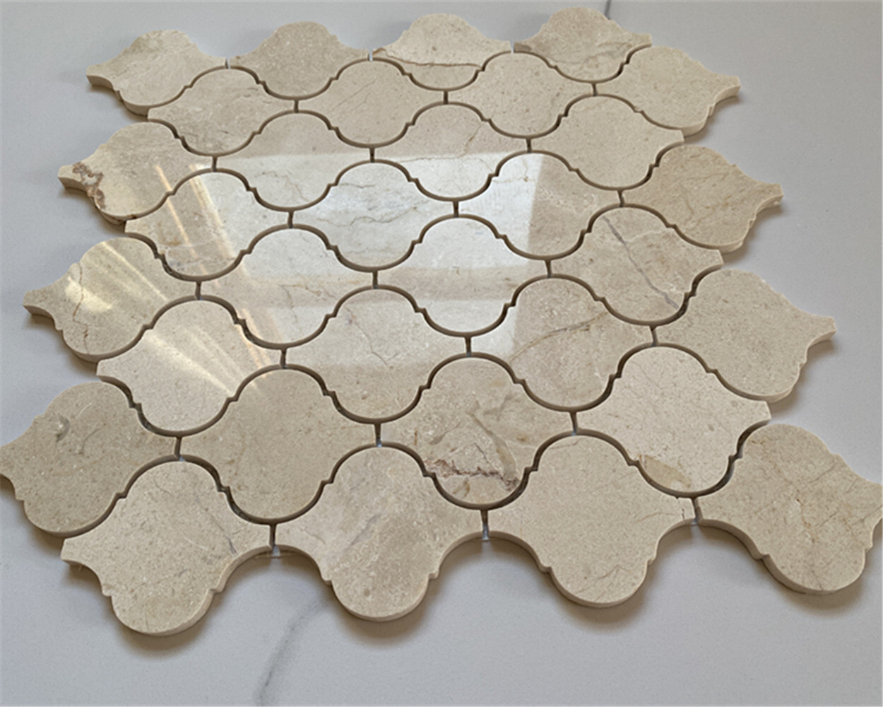 M892XP Crema Marfil Marble Medium Lantern Arabesque Mosaic Tile Polished