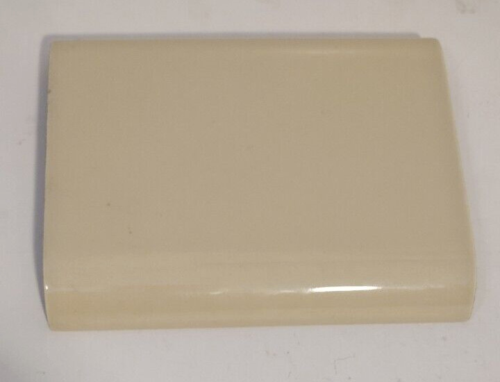 1 Wheeling Double Corner Ceramic Saddle Tile Cap U Shape Pale Yellow 6-1/8″ Vtg