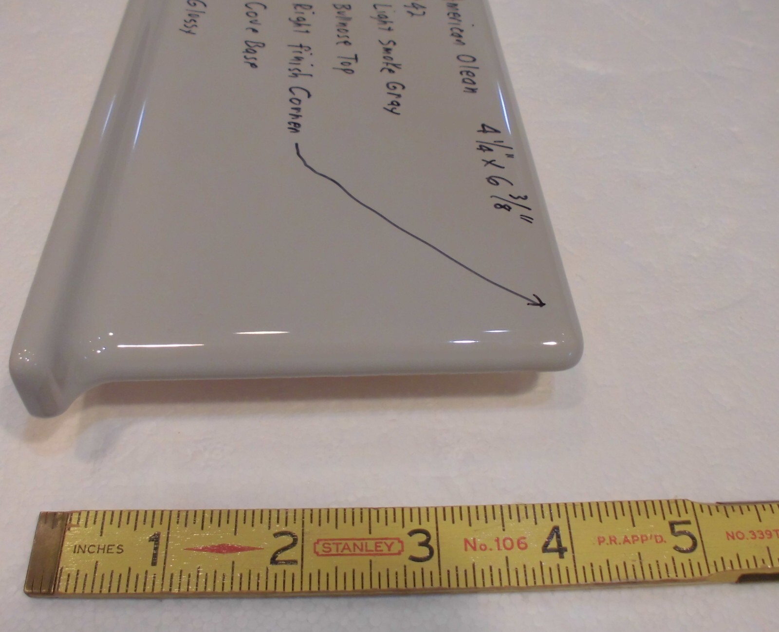 1 pc. Light Smoke Gray: base/cove Ceramic Tile: 4-1/4″ X 6″ Right Finish Corner