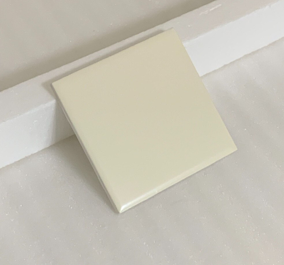 New Ceramic Daltile 4 1/4″ x 4 1/4″ Crisp Linen #0739 Matte