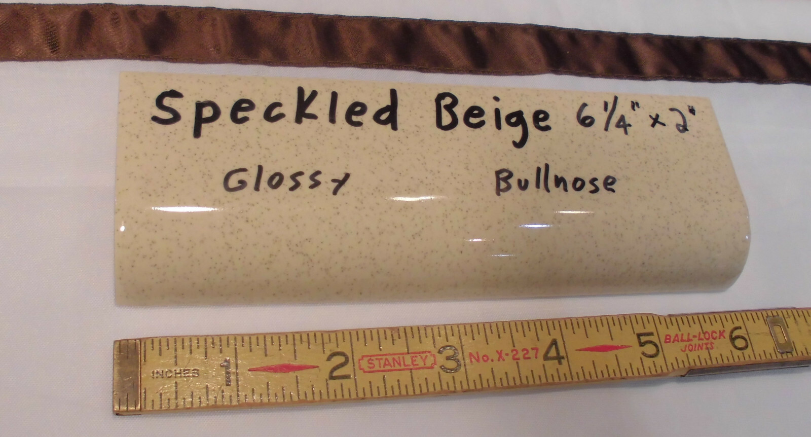 1 pc. Vintage *Speckled Beige* Ceramic Radius Bullnose Tile 2″ X 6-1/4″ Mudd Cap