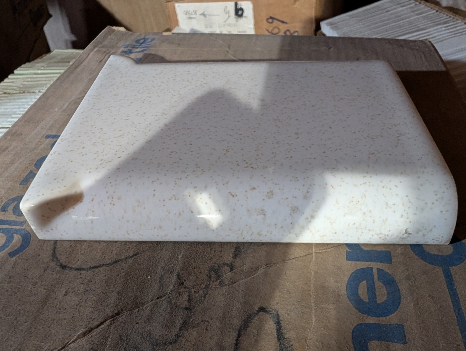 1 pc American Olean Gloss Gold Mist #48 A7510 Ceramic Tile Mud Bullnose 5″x6″