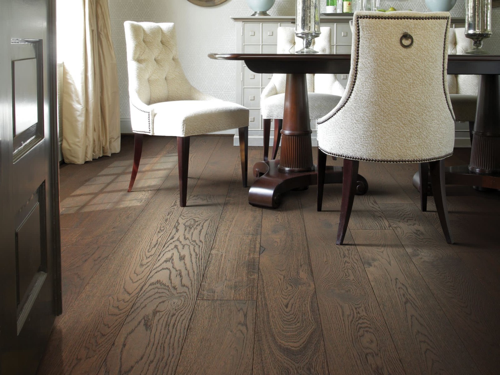 Shaw SW485 Castlewood Oak 7-1/2″W Wire Brushed Engineered