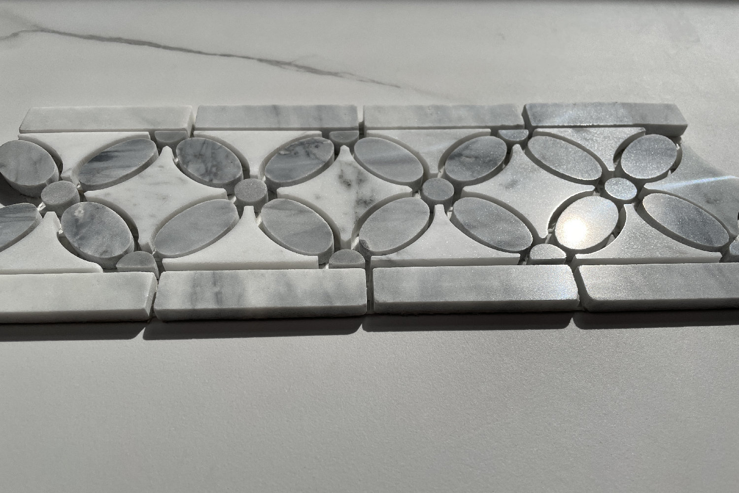C9C7BXP White Carrara Venato Marble Flower Mosaic Border Tile Gray Polished