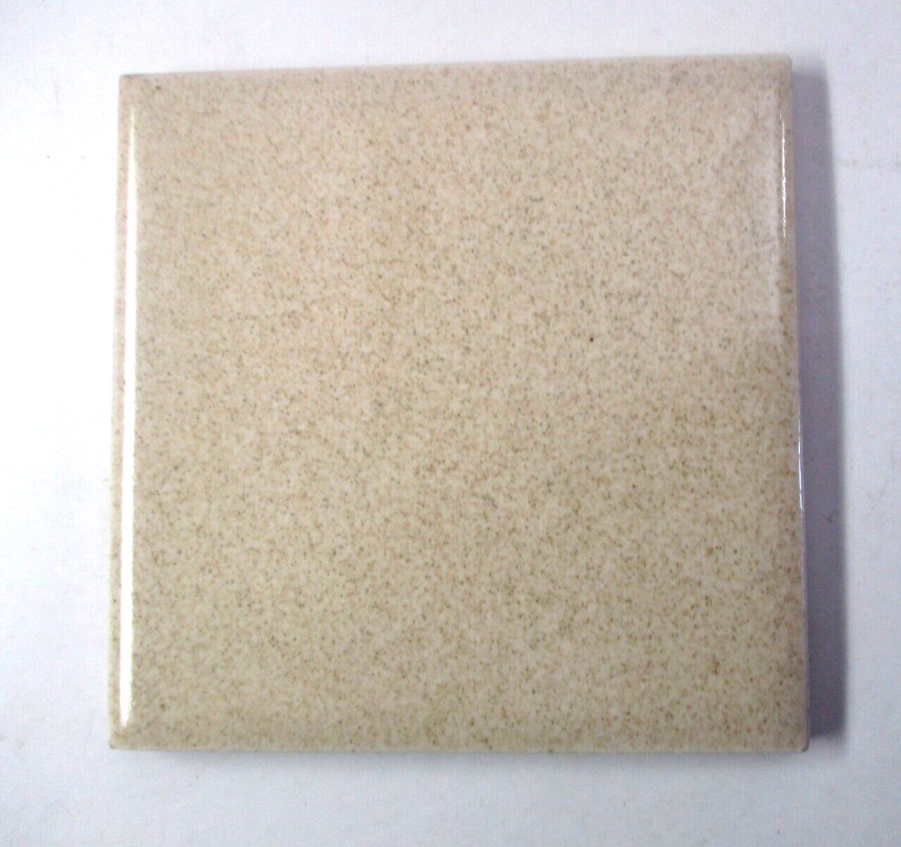1 Wall Tile Robertson USA 4-5/16″ Gloss Speckled Brown on Beige Ceramic 1950 MCM