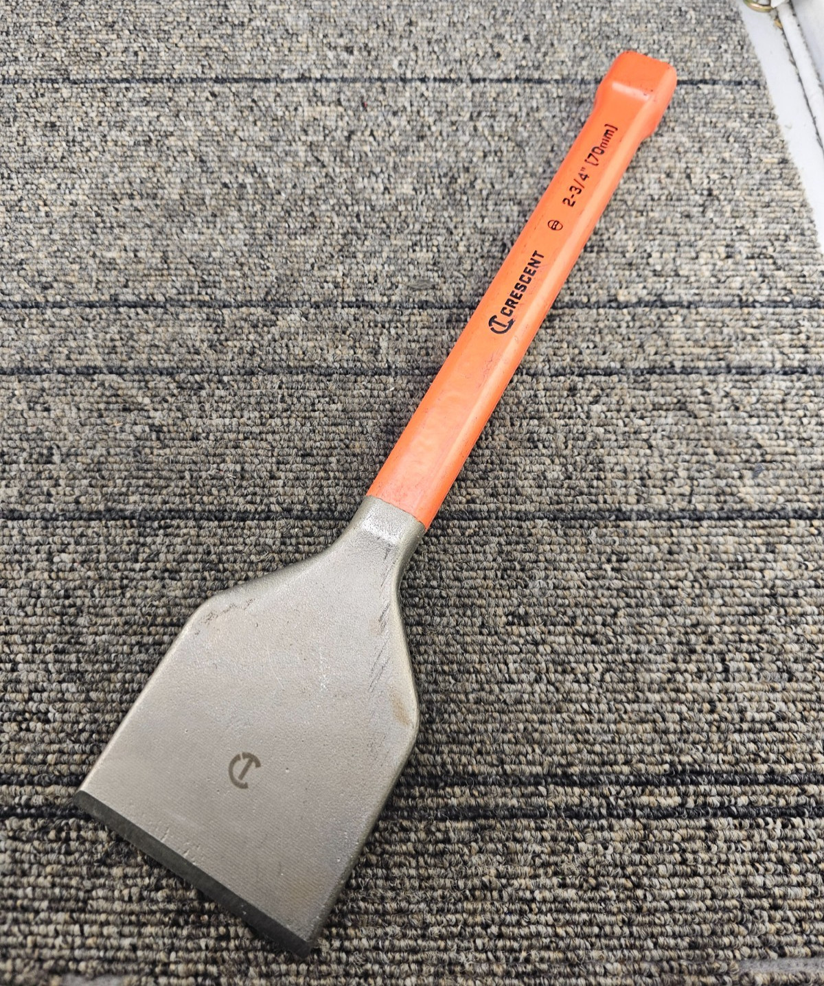 Crescent 2-3/4″ x 12″ [70mm] Heavy Duty Flooring Chisel