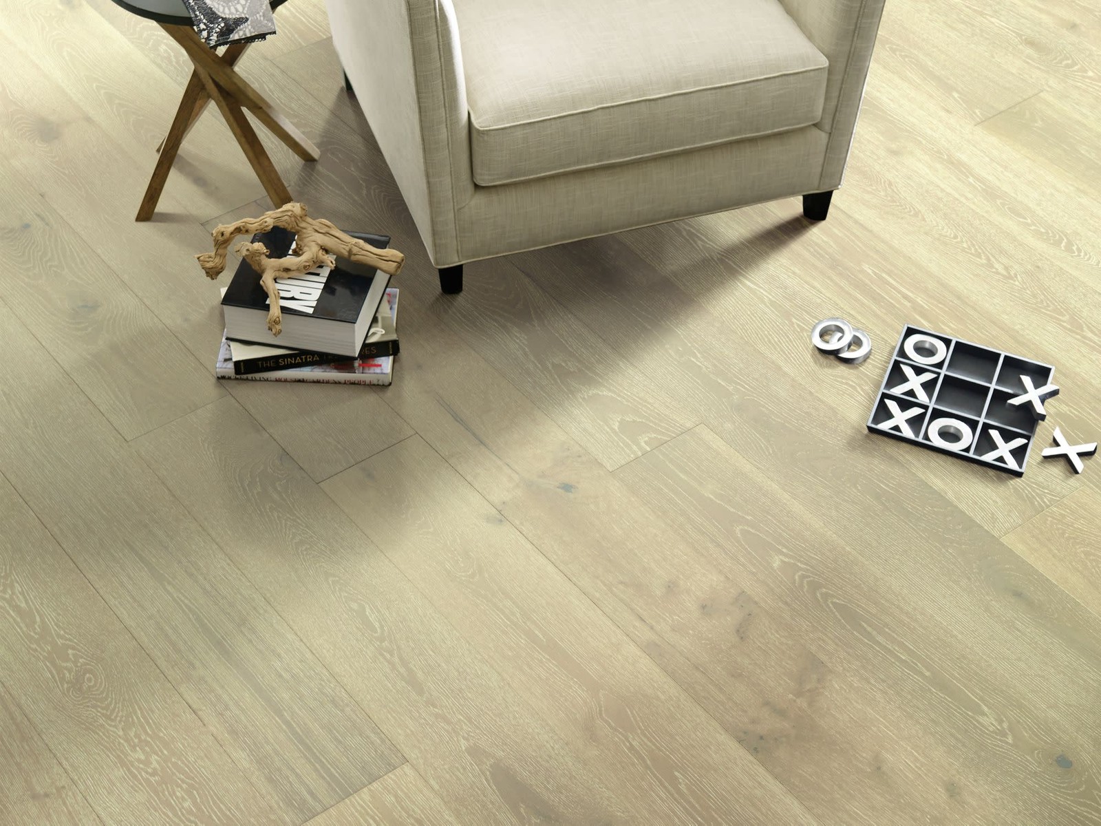 Shaw SW485 Castlewood Oak 7-1/2″W Wire Brushed Engineered