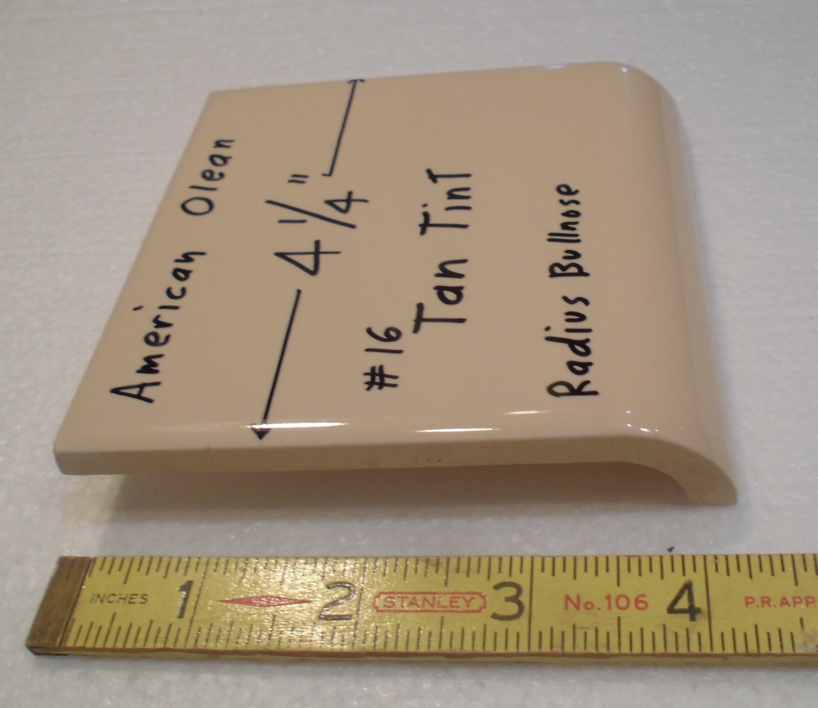 1 pc. Tan Tint: Glossy Radius Bullnose Ceramic Tile 4-1/4″ American Olean NOS