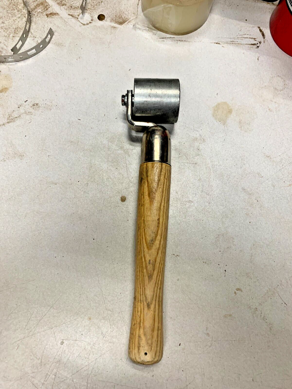Crain 348 Square Edge Seam Roller with 9-Inch Handle
