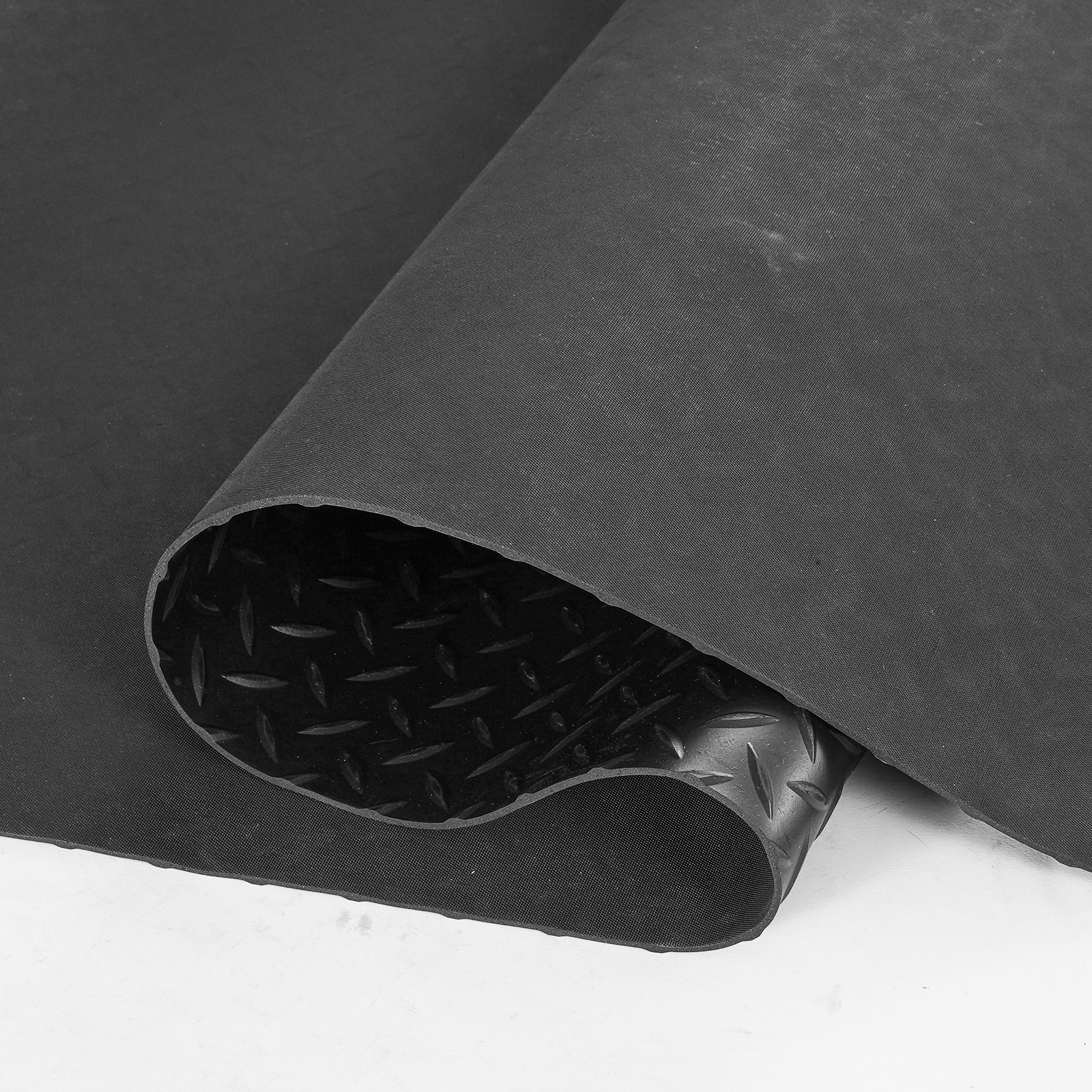 VEVOR Diamond-Plate Rubber Flooring Roll 3mm x 4ft x 6ft Garage Floor Mat SBR