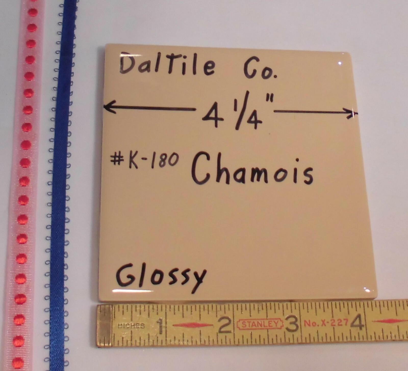 1 pc. *Chamois / Tan* Glossy Ceramic Tile by Daltile #K180; 4-1/4″ Discontinued