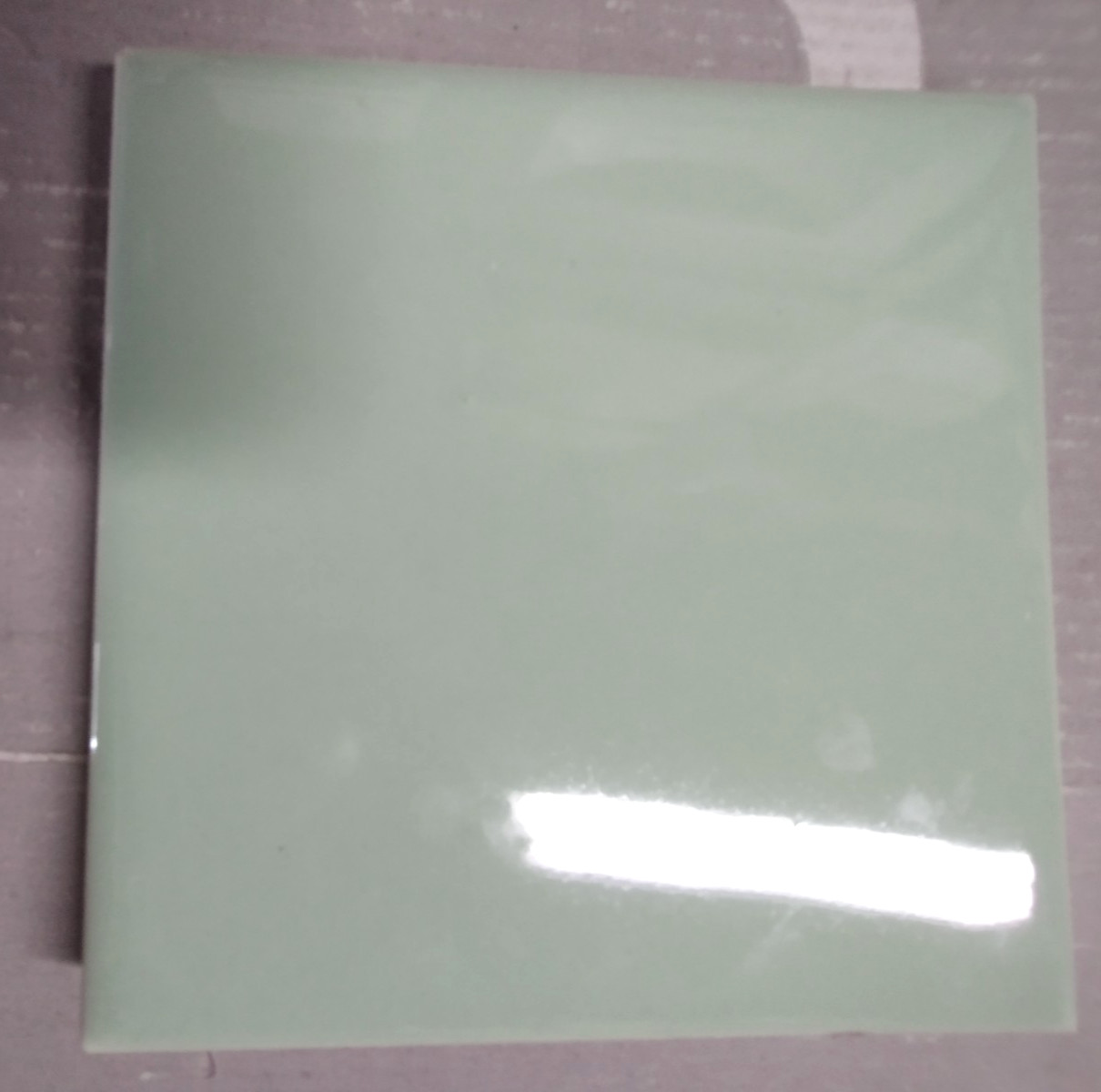 1 Wall Tile Mosaic USA 4-3/8″ Sq Gloss Pastel Green Creamy Mint Ceramic 1950 Vtg