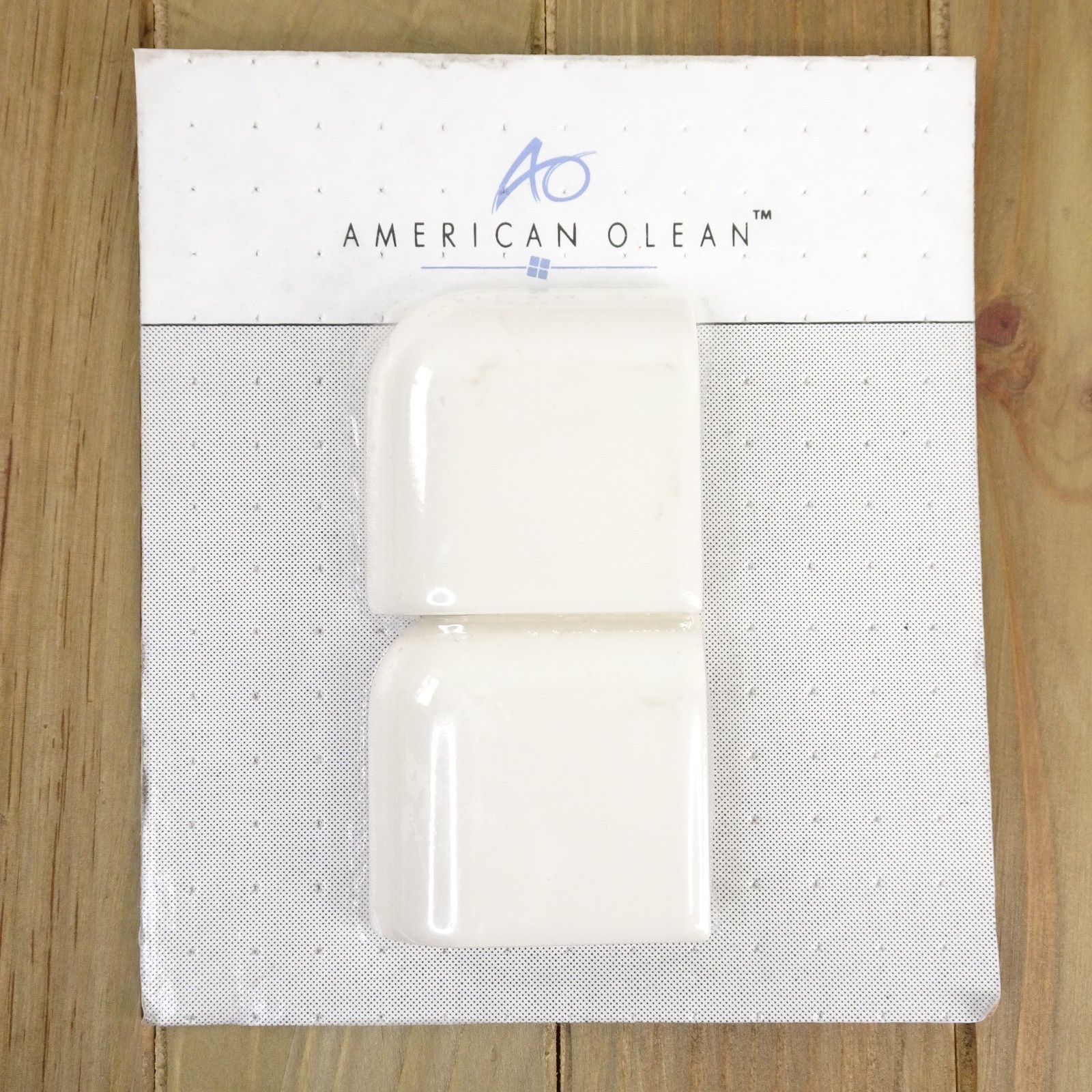 2 American Olean Starting Line Gloss Biscuit 2″x2″ 5x5cm Outside Corner SL11